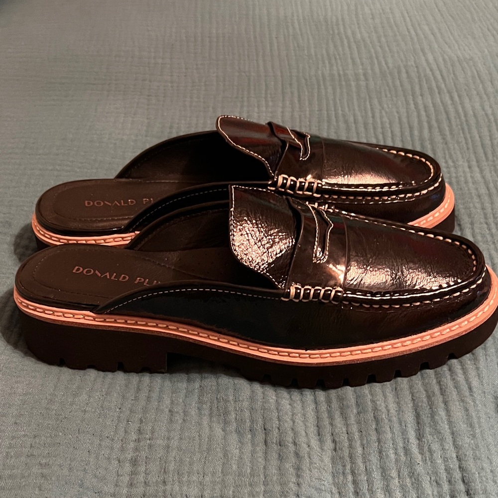 Donald Pliner Hillie Tumbled Patent Mule sz10